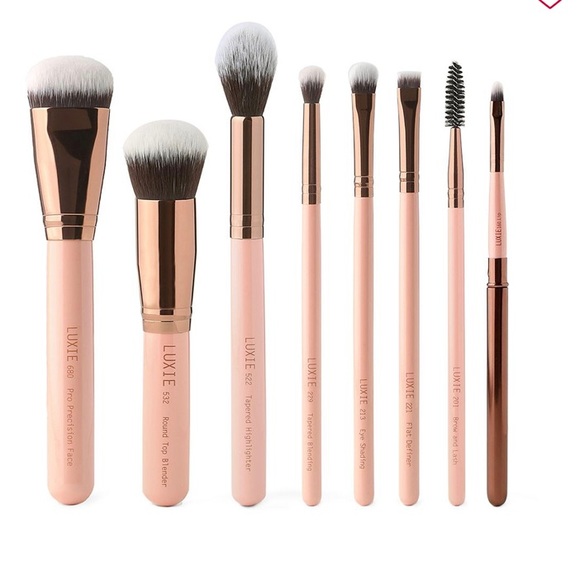 Luxie Complete Face Set w/ Free Luxie brushes - Picture 1 of 5